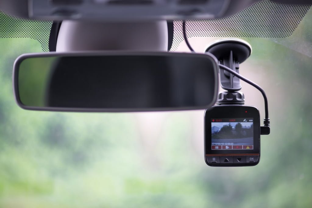 Kamera i&nbsp;GPS w&nbsp;samochodzie służbowym –&nbsp;czy to&nbsp;legalne?