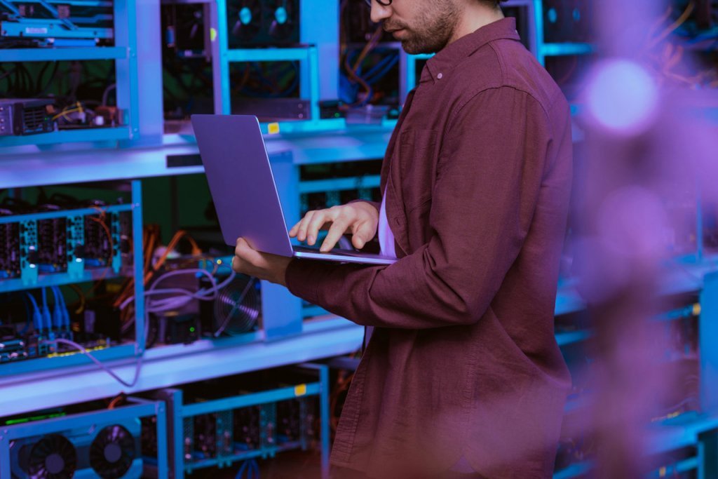 Technologia blockchain –&nbsp;czym jest i&nbsp;jakie znajduje zastosowania w&nbsp;biznesie?