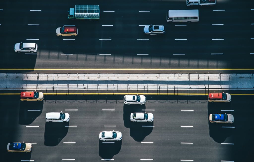 Rynek motoryzacyjny w&nbsp;Polsce dzisiaj i&nbsp;30 lat&nbsp;temu [INFOGRAFIKA]