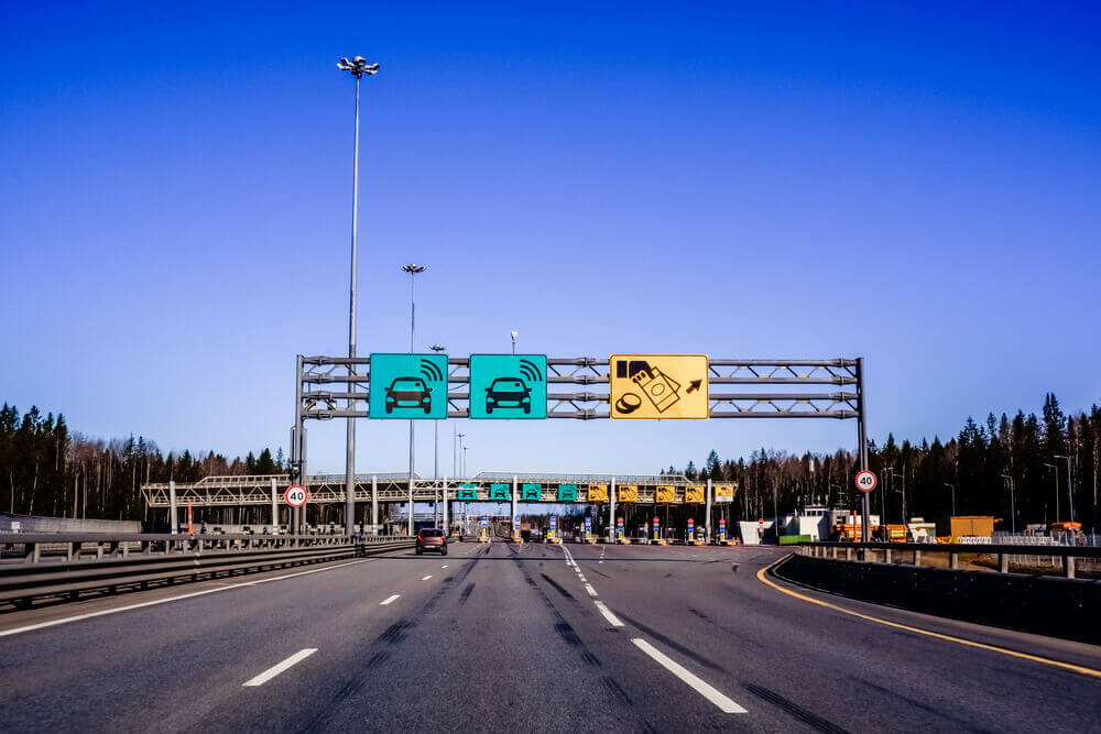 Jak zapłacić za&nbsp;autostradę? Poznaj dostępne metody płatności za&nbsp;przejazd